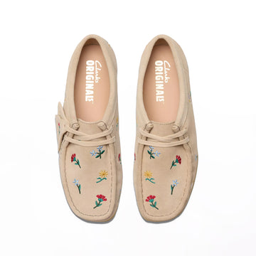 Clarks Originals Womens Wallabee Taupe Embroidery - Parasol Store