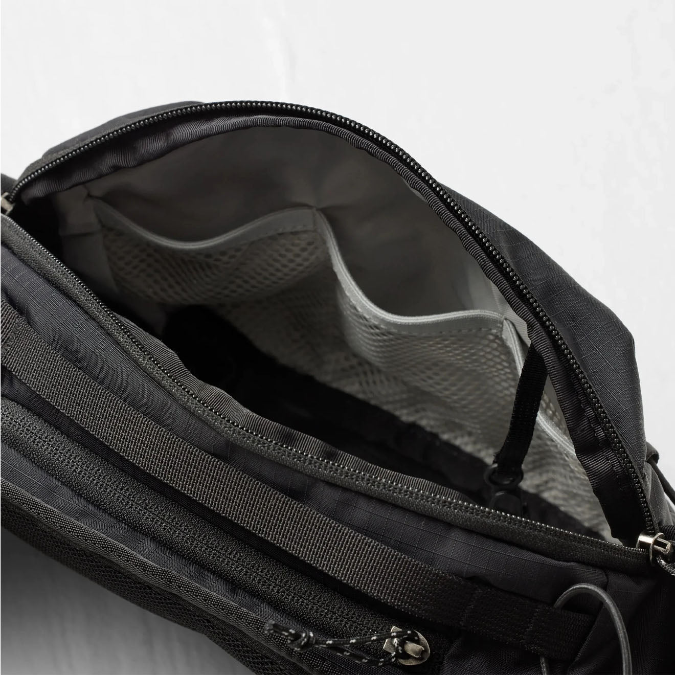 Fjallraven Abisko Hip Pack 6 Black - Parasol Store