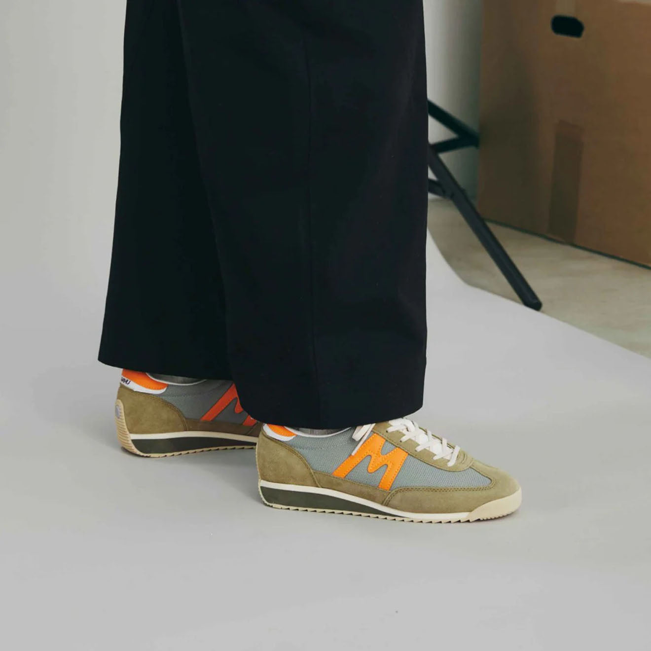 Karhu Mestari Trainer Cedar / Bright Marigold - Parasol Store