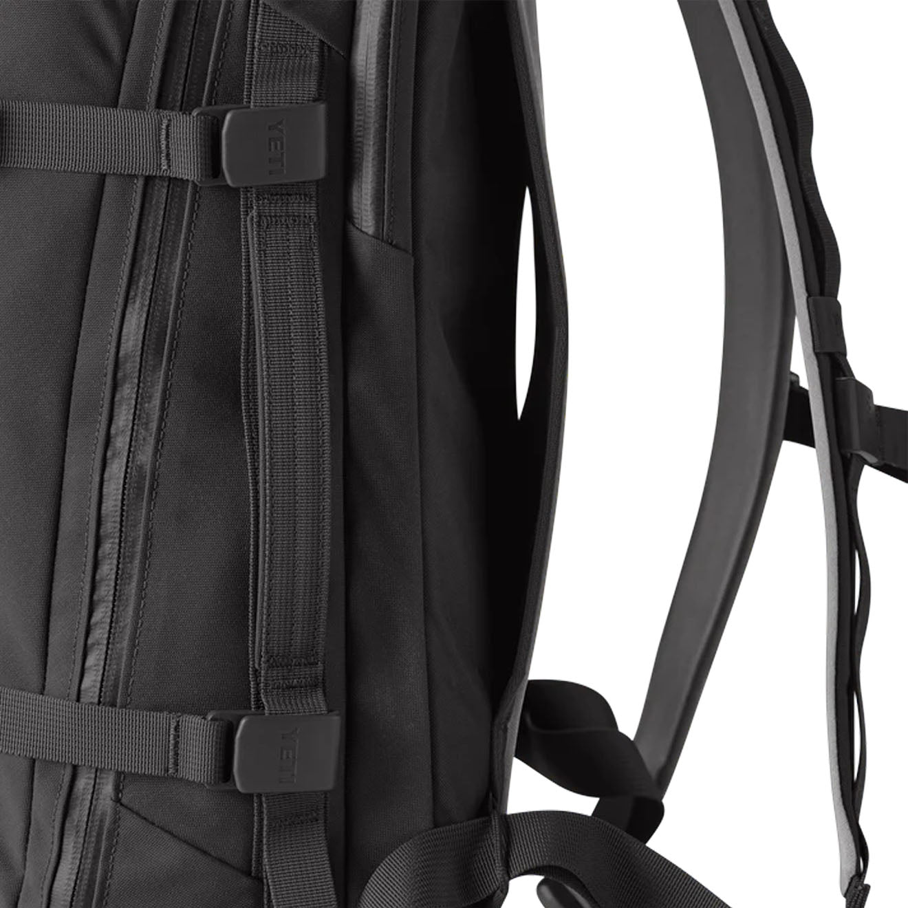 YETI Crossroads 27L Backpack Black - Parasol Store