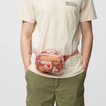 Fjallraven Kanken Graphics Hip Pack Chalk Rose / Hidden Animals