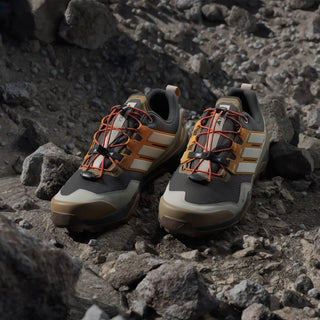 Adidas Terrex Skychaser GoreTeX Hiking Shoe Carbon / Off White / Pure Tangerine - Parasol Store