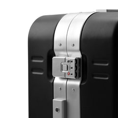 DB Ramverk Pro Check-in Luggage Medium Silver
