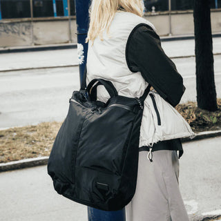 DB Utility Tote 32L Black Out