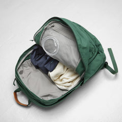 Fjallraven Raven 28 Black / Black - Parasol Store
