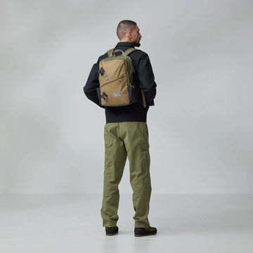 Fjallraven Vardag Backpack 17 Poppy Pink / Khaki Dust