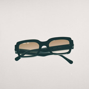 Monokel Eyewear Apollo Sunglasses Black / Brown Gradient Lens