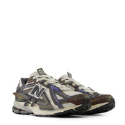 New Balance 1906A Trainer Classic Crimson / Sea Salt / Black Cement - Parasol Store