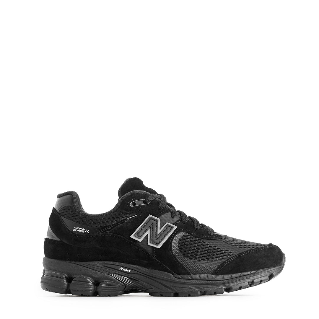 New Balance Womens 2002R Trainer Black / Black Metallic - Parasol Store