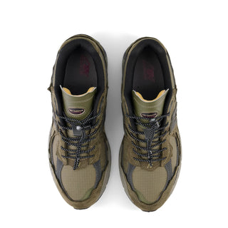 New Balance Womens 2002R Trainers Dark Moss / Blacktop