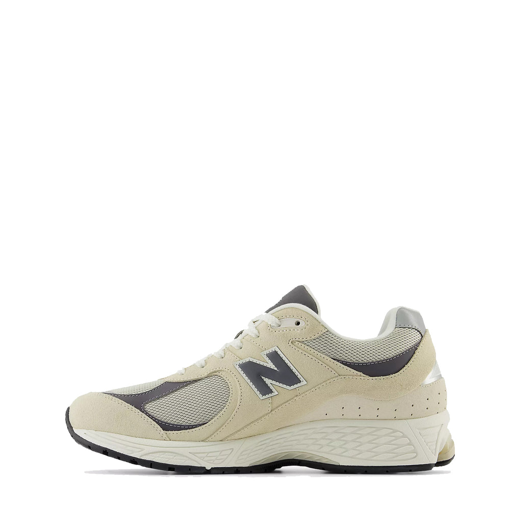 New Balance Womens 2002R Trainers Orb Sandstone / Magnet - Parasol Store