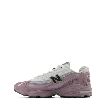 New Balance Womens M1000 Trainer Ice Wine / Black - Parasol Store