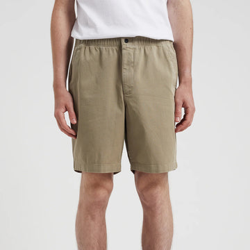 Norse Projects Ezra Relaxed Organic Stretch Twill Short Moss Green - Parasol Store