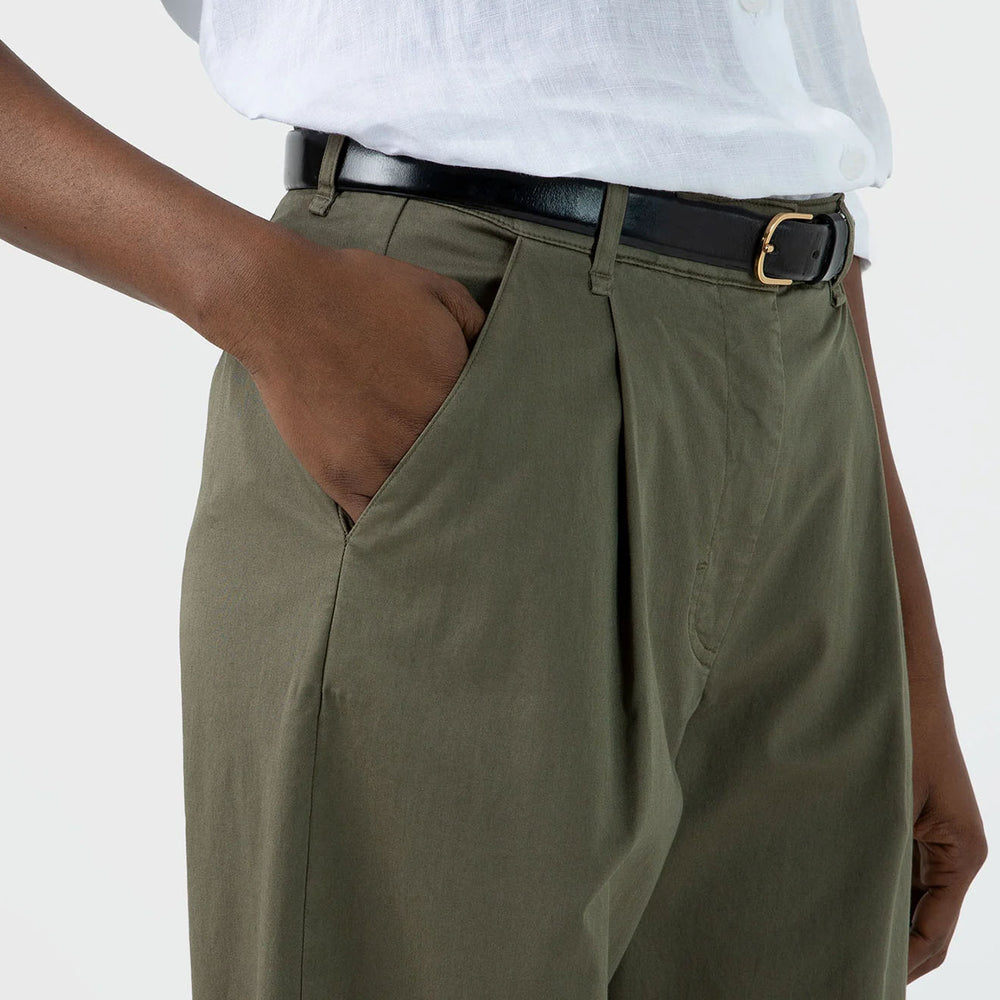 Sunspel Womens Pleated Chino Pale Khaki - Parasol Store