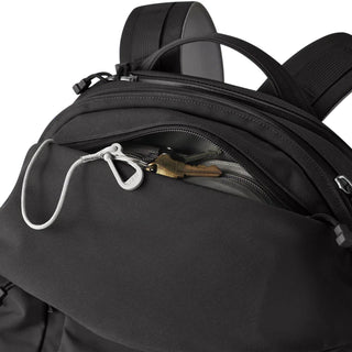 YETI Crossroads 27L Backpack Black - Parasol Store